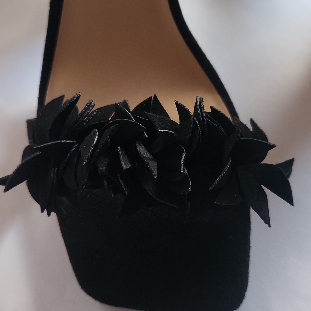 NIB Low Block Heel - Picture 7 of 11